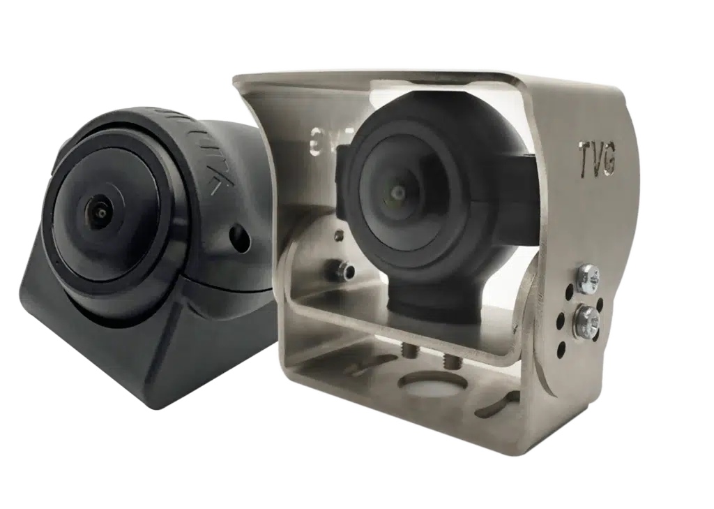 Everyone benefits from fleet cameras. Drivers can protect their reputation after accidents and improve real-time visibility in tricky situations, while managers remotely get real proof after accidents, saving time and money during investigations.